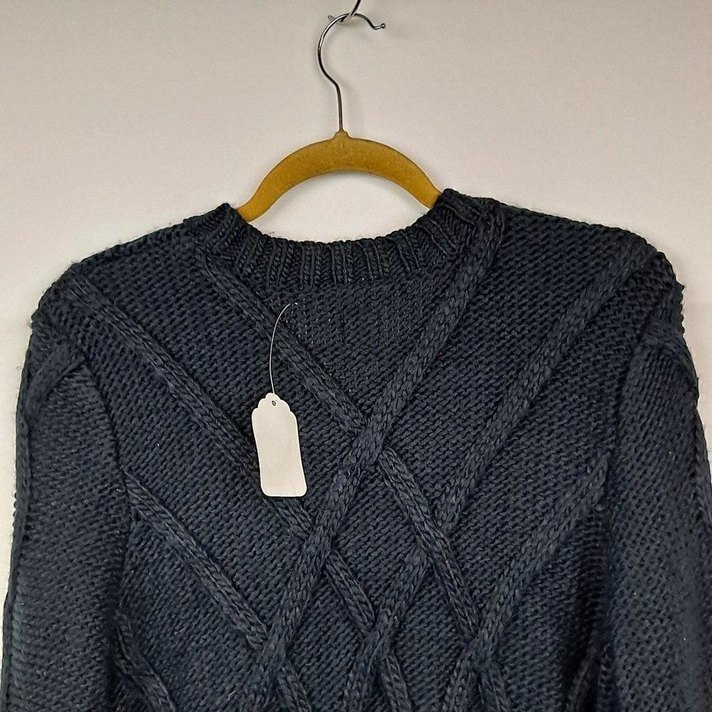 Gap Ladies V neck  sweater NWOT‎ - Picture 10 of 11